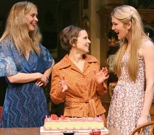 Sarah Paulson, Jennifer Dundas & Lily Rabe  in Crimes of the Heart