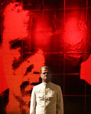 Michael Cumpsty as Richard II