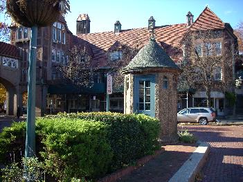 Forest Hills Station Plaza